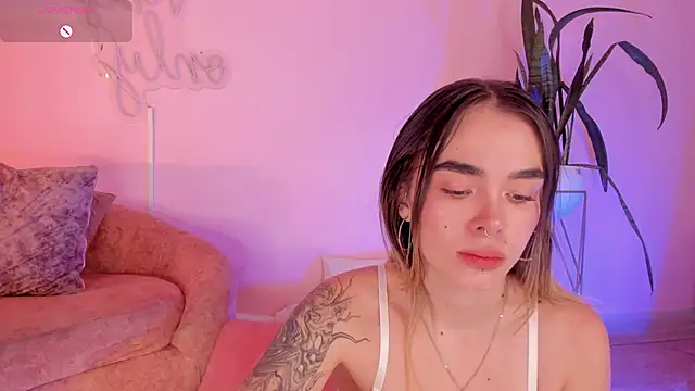 Snapshot of Lucy_Vega chatting on October 29, 5:06 am Lucy Vega online show from October 29, 5:06 am