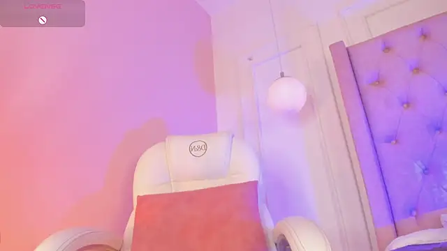 Snapshot of Lucy_Vega chatting on November 14, 5:00 am Lucy Vega online show from November 14, 5:00 am