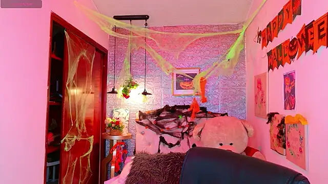 meghan nill online show from October 28, 2:56 am