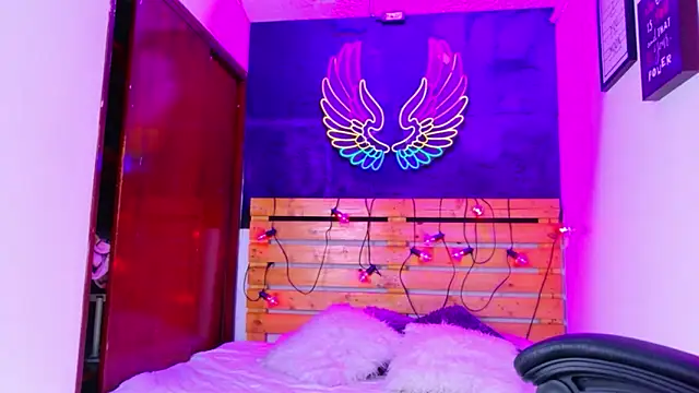 meghan nill online show from April 8, 2:57 am