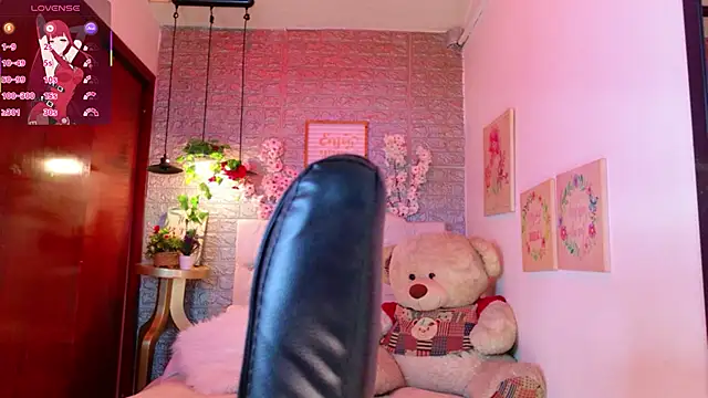 meghan nill online show from February 26, 3:06 am