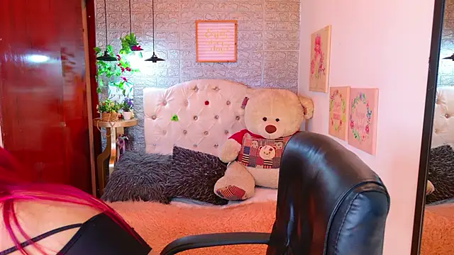 meghan nill online show from November 26, 2:55 am