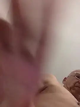 Snapshot of Sunnyboy7897 chatting on December 16, 12:15 am Sunnyboy7897 online show from December 16, 12:15 am