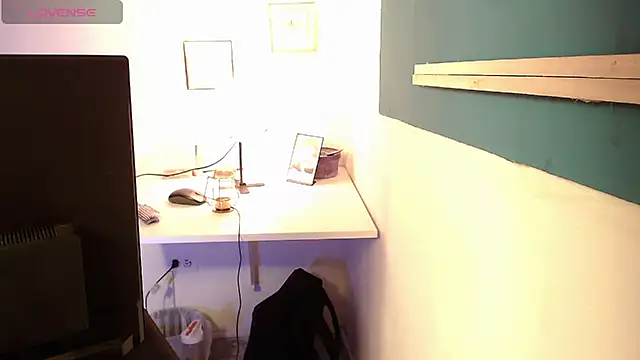 Snapshot of Poison_luna chatting on February 27, 6:09 pm Poison luna online show from February 27, 6:09 pm