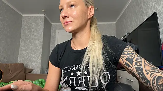 AnneBall online show from April 2, 6:31 am