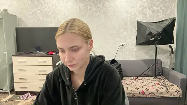 Snapshot of AnneBall chatting on January 22, 5:06 pm AnneBall online show from January 22, 5:06 pm