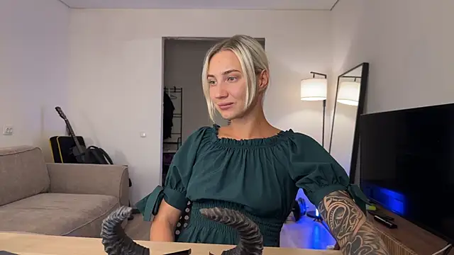 AnneBall online show from October 31, 3:19 pm