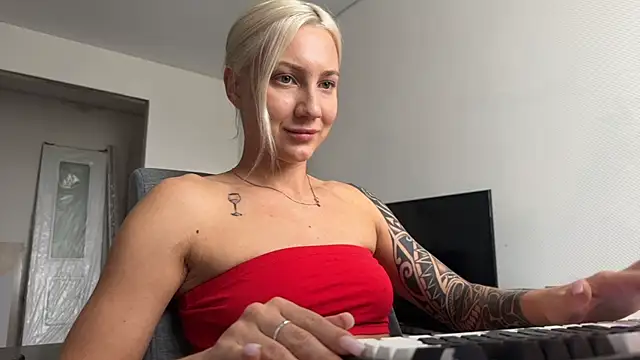 AnneBall online show from May 27, 8:32 am