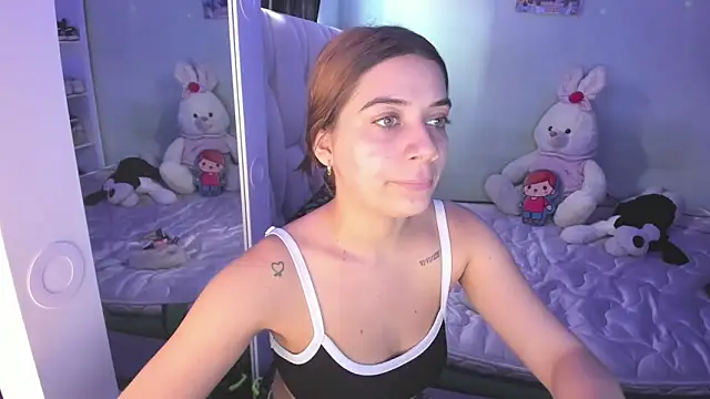 KittyKlum online show from December 18, 4:44 pm