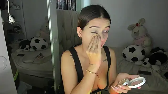 Snapshot of KittyKlum chatting on June 26, 4:24 pm KittyKlum online show from June 26, 4:24 pm