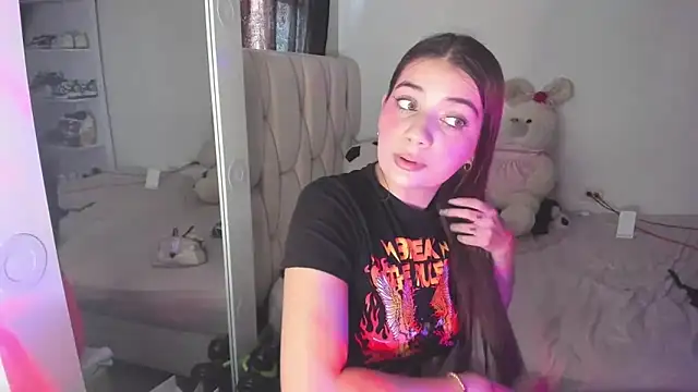 KittyKlum online show from April 9, 6:36 pm