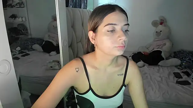 Snapshot of KittyKlum chatting on July 13, 4:39 pm KittyKlum online show from July 13, 4:39 pm