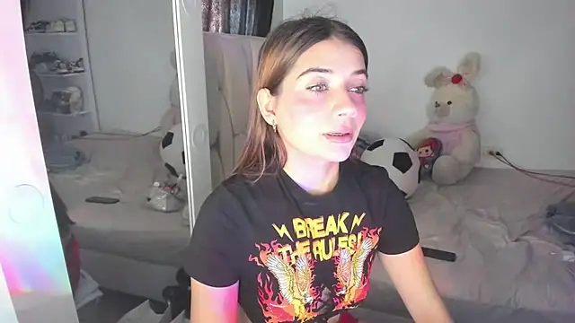 KittyKlum online show from April 10, 5:53 pm