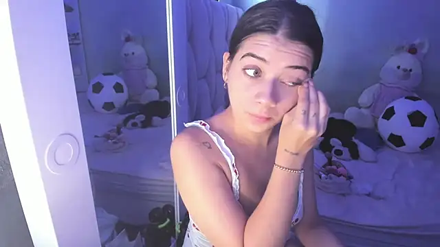 KittyKlum online show from November 7, 4:33 pm