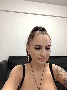 madonnaaaa online show from November 24, 6:30 pm