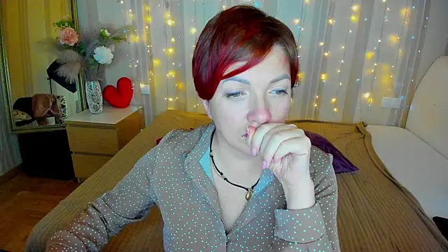 Snapshot of Katherine_Fox chatting on March 6, 6:05 pm Katherine Fox online show from March 6, 6:05 pm