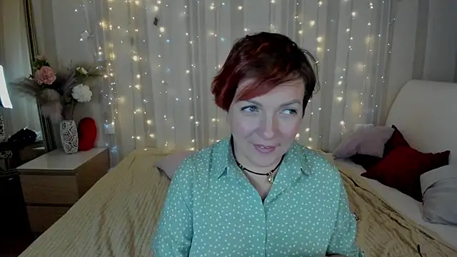 Snapshot of Katherine_Fox chatting on March 15, 3:37 pm Katherine Fox online show from March 15, 3:37 pm