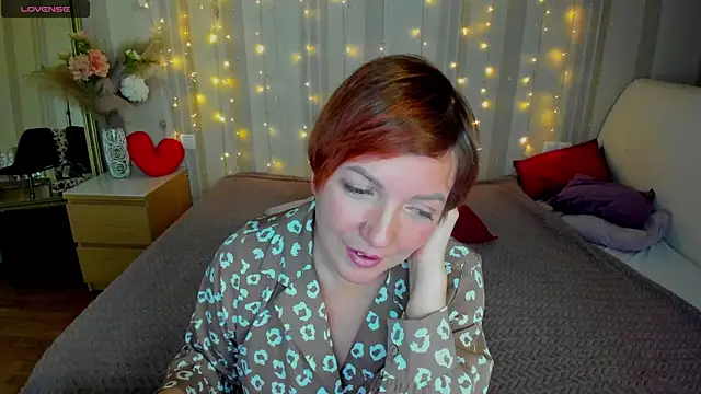 Snapshot of Katherine_Fox chatting on February 8, 10:39 am Katherine Fox online show from February 8, 10:39 am