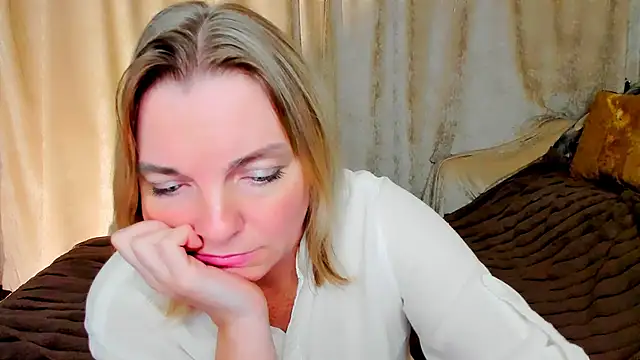 Regina  blue online show from September 14, 8:20 pm