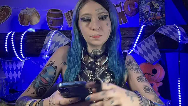 Snapshot of coyemoo chatting on September 28, 8:21 am coyemoo online show from September 28, 8:21 am