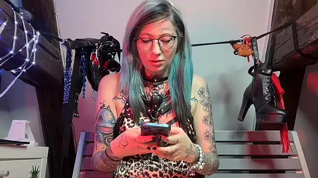 Snapshot of coyemoo chatting on November 8, 9:35 am coyemoo online show from November 8, 9:35 am