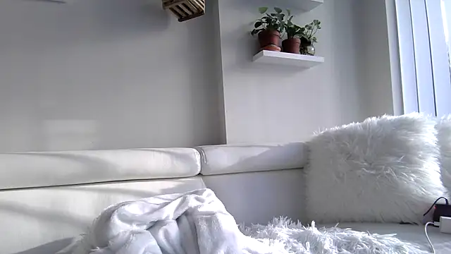 Snapshot of badblondebunny chatting on October 6, 9:48 pm badblondebunny online show from October 6, 9:48 pm