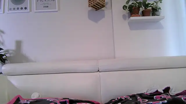 Snapshot of badblondebunny chatting on October 8, 8:53 pm badblondebunny online show from October 8, 8:53 pm