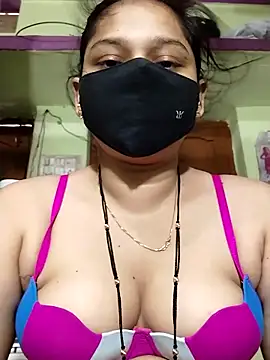 Snapshot of Kashish_18 chatting on June 10, 9:54 am Kashish 18 online show from June 10, 9:54 am