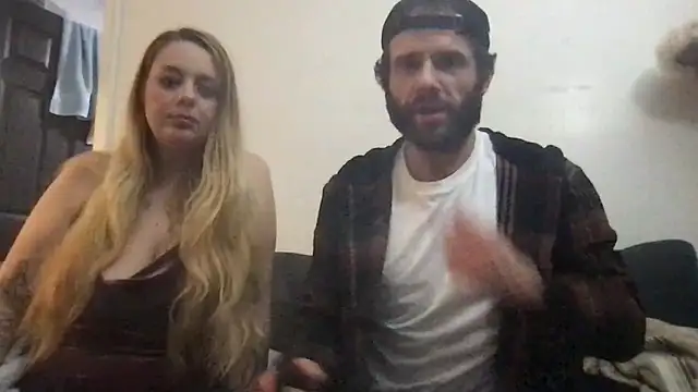 Snapshot of SpunCandy chatting on November 1, 3:35 am SpunCandy online show from November 1, 3:35 am