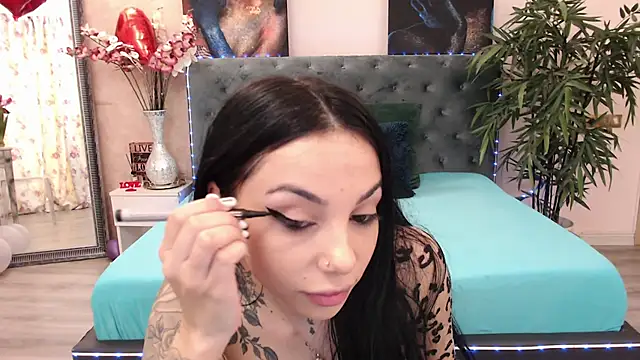 MissJuliax online show from March 4, 6:47 am