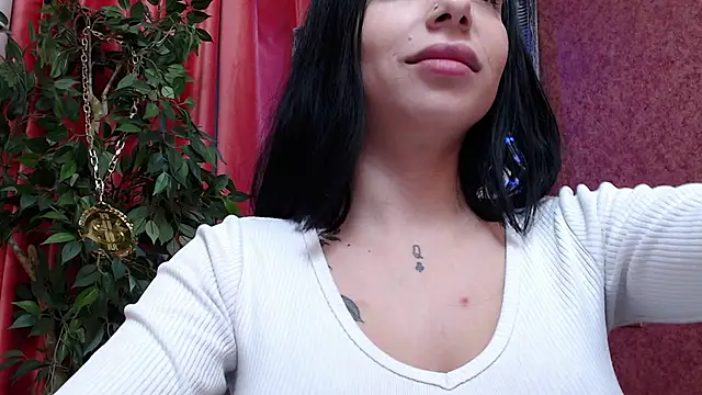 MissJuliax online show from November 26, 7:30 am