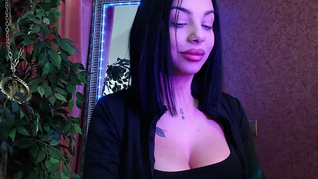 MissJuliax online show from November 17, 7:12 am