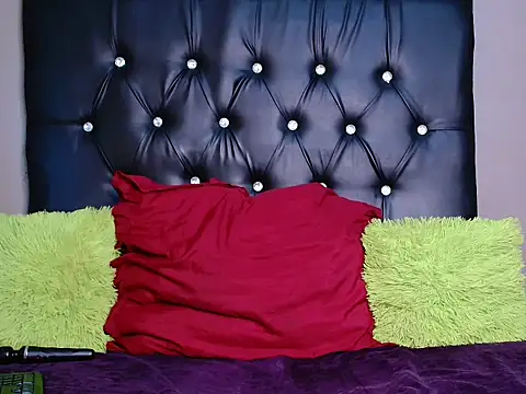 Snapshot of DarkDivva24 chatting on February 16, 12:04 pm DarkDivva24 online show from February 16, 12:04 pm