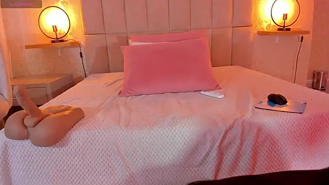 Amy-Saenz online show from April 16, 9:39 pm