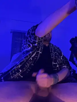 Snapshot of PutaNieves1983 chatting on February 8, 7:37 am PutaNieves1983 online show from February 8, 7:37 am