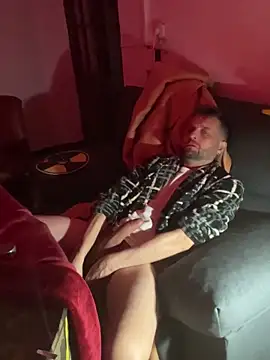 Snapshot of PutaNieves1983 chatting on December 5, 2:43 am PutaNieves1983 online show from December 5, 2:43 am