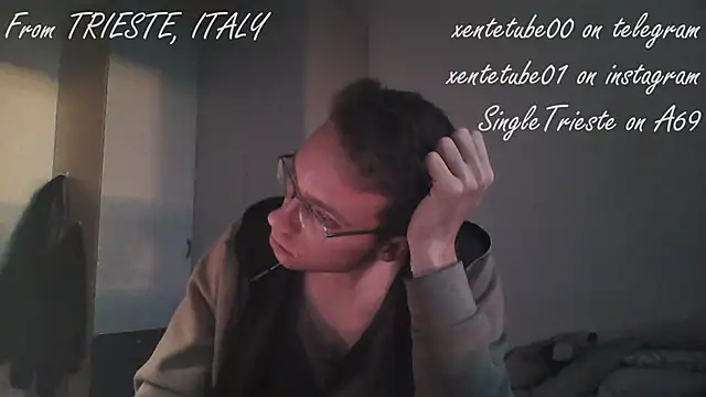 Snapshot of xentetube01 chatting on December 14, 3:15 pm xentetube01 online show from December 14, 3:15 pm