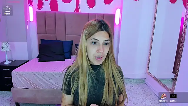 Snapshot of EvaaLovia1 chatting on February 13, 1:15 pm EvaaLovia1 online show from February 13, 1:15 pm