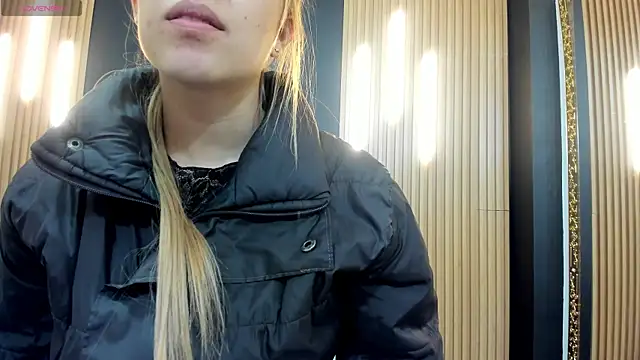 EvaaLovia1 online show from April 3, 3:46 am