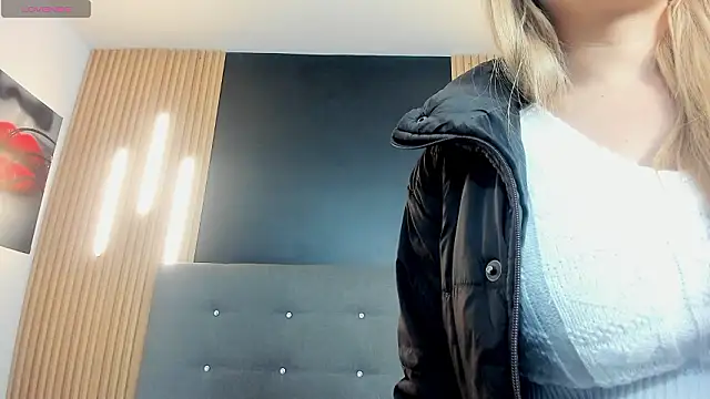 EvaaLovia1 online show from March 5, 1:08 pm