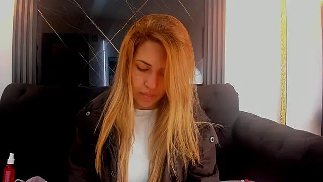 Snapshot of EvaaLovia1 chatting on September 24, 1:39 pm EvaaLovia1 online show from September 24, 1:39 pm