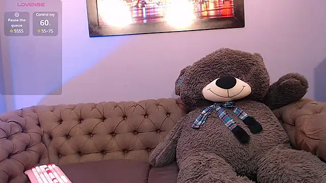 Snapshot of EvaaLovia1 chatting on February 28, 1:25 pm EvaaLovia1 online show from February 28, 1:25 pm