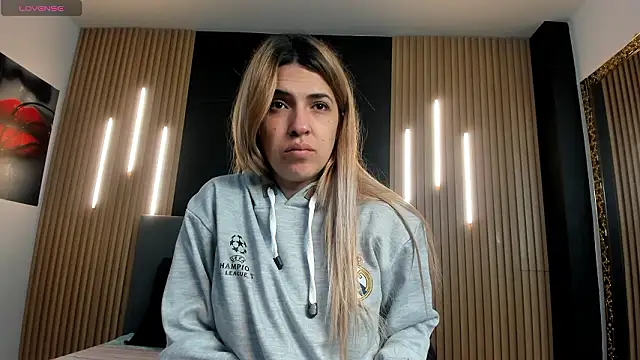 EvaaLovia1 online show from March 12, 1:26 pm