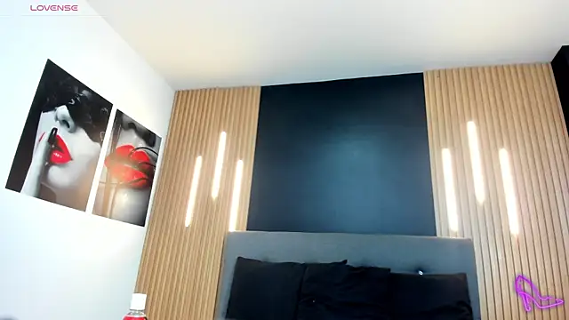 EvaaLovia1 online show from April 28, 1:37 pm