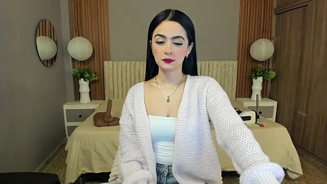 Snapshot of EsmeraldaLindsey chatting on January 10, 8:59 pm EsmeraldaLindsey online show from January 10, 8:59 pm