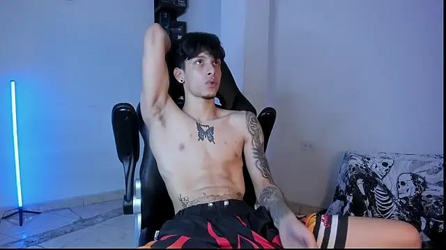 Snakebutterfly online show from October 24, 9:30 am