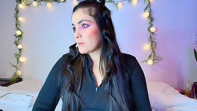 Amara vega online show from April 10, 8:10 am