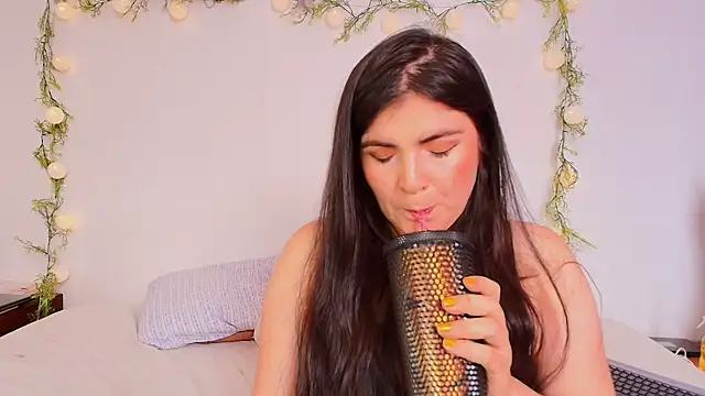 Amara vega online show from April 13, 4:33 pm