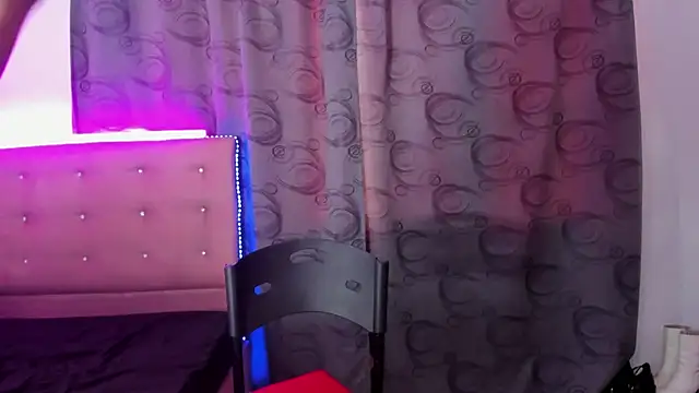 khandyzBlum online show from December 19, 8:11 pm