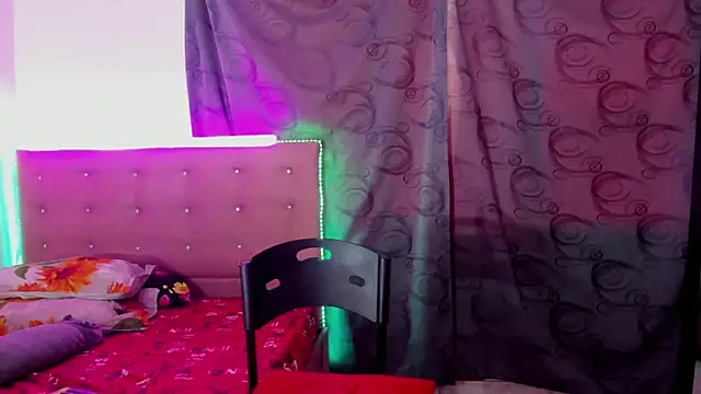 khandyzBlum online show from November 9, 5:39 pm